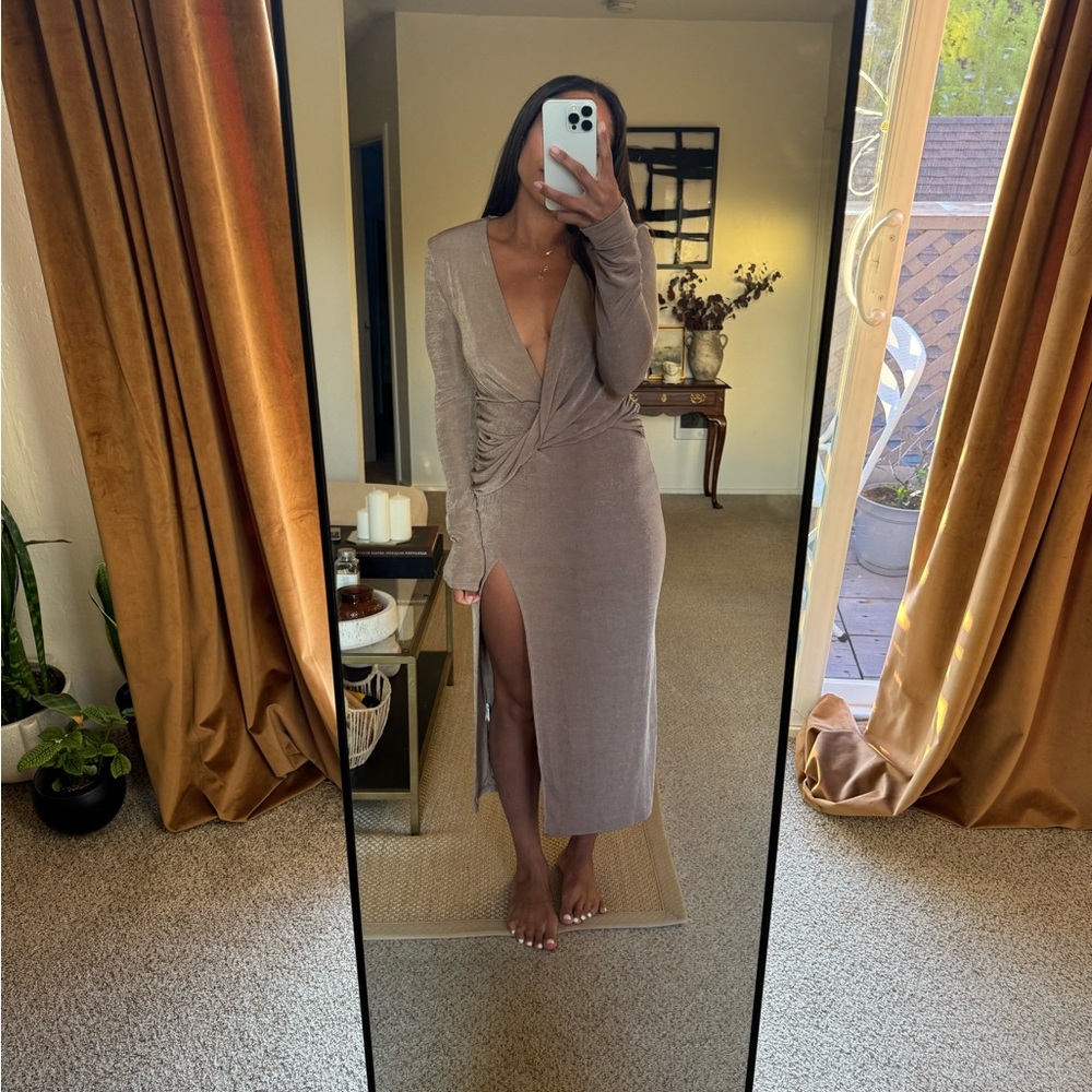 Bodycon Dress with Plunge Neckline for Night Out
